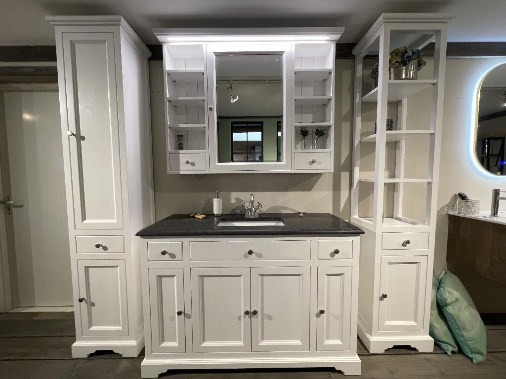 klassiek badkamermeubel 134cm granieten blad + spiegelkast, Huis en Inrichting, Badkamer | Badkamermeubels, Nieuw, Wastafelkast