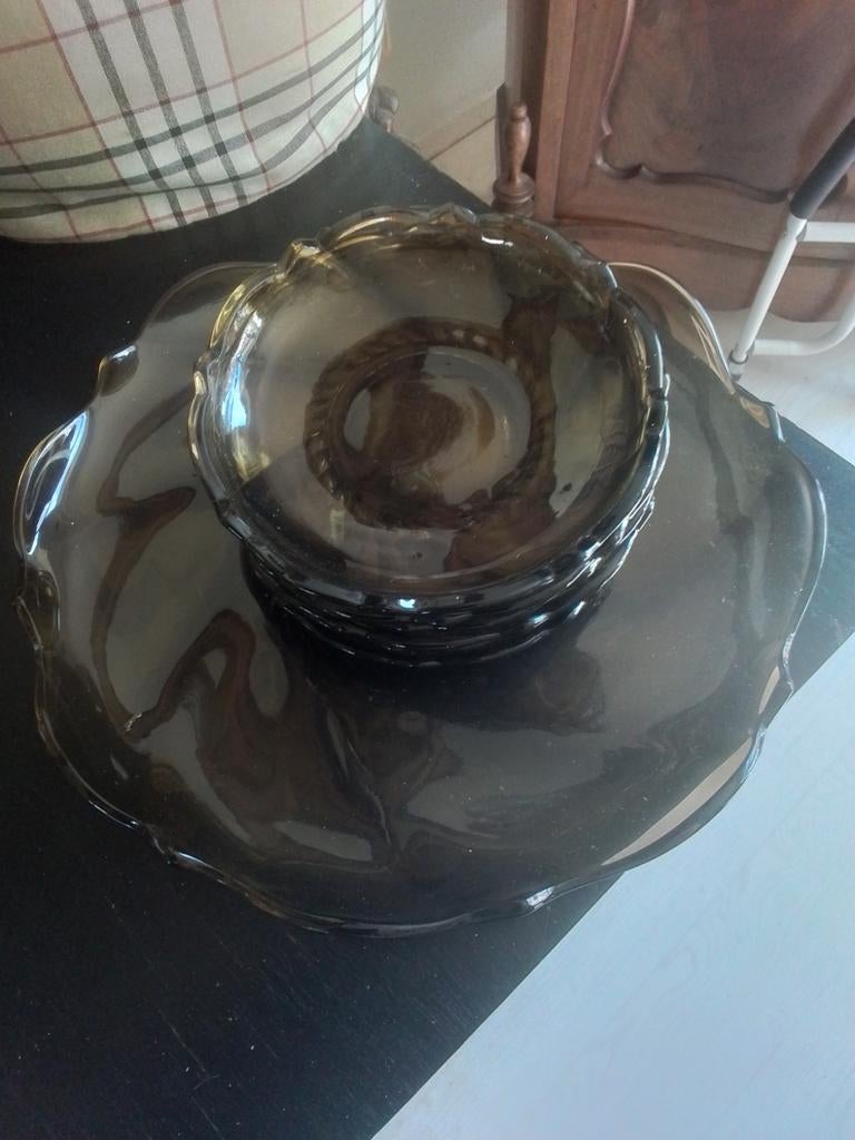 Glazen gebakset met 6 schaaltjes van bruin glas, Antiek en Kunst, Ophalen of Verzenden