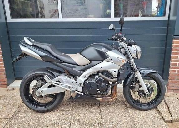 Suzuki GSR 600 Naked Black - Nieuwe banden remmen gsr600, Motoren, Motoren | Suzuki, Particulier, Naked bike, meer dan 35 kW, 4 cilinders