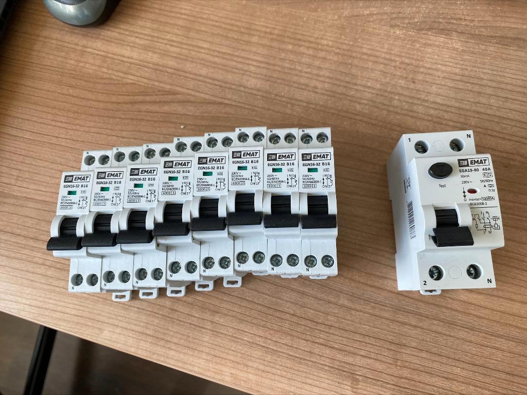 Aardlekschakelaars & Automaat, Ophalen, Zo goed als nieuw, Overige typen