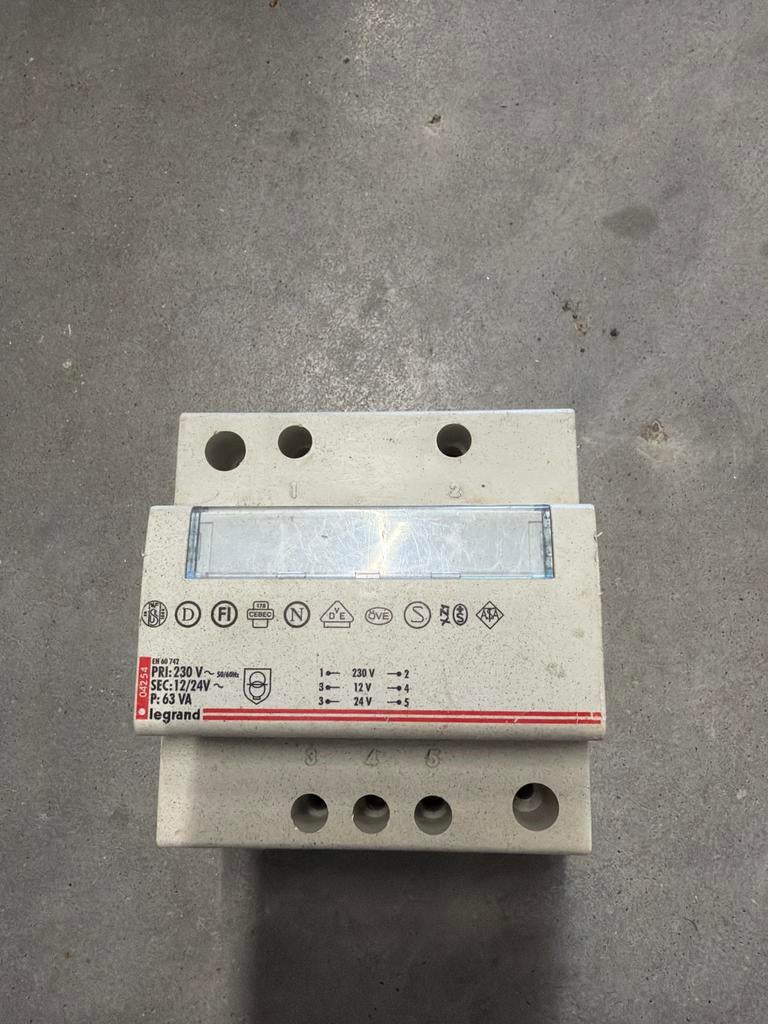 Legrand Transformator 230V naar 12V/24V, 63 VA, Hobby en Vrije tijd, Elektronica-componenten, Ophalen of Verzenden, Gebruikt