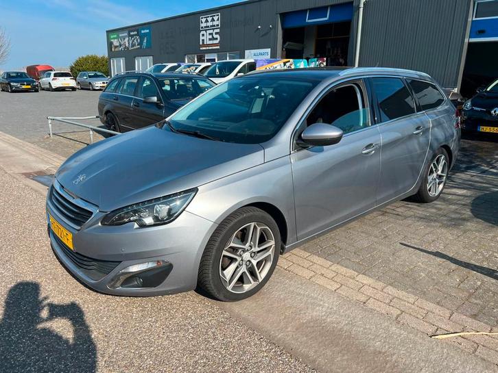 Peugeot 308 SW 1.2 PureTech / BJ : 2015 / Pano / PDC / Camer, Auto's, Peugeot, Bedrijf, Te koop, ABS, Achteruitrijcamera, Adaptive Cruise Control