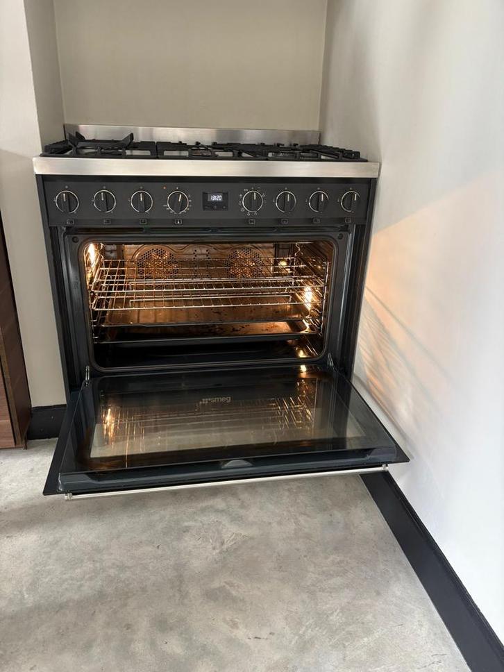 Smeg Gasfornuis 90cm - Perfect voor de Kookliefhebber!, Witgoed en Apparatuur, Fornuizen, Gebruikt, Vrijstaand, Gas, 5 kookzones of meer