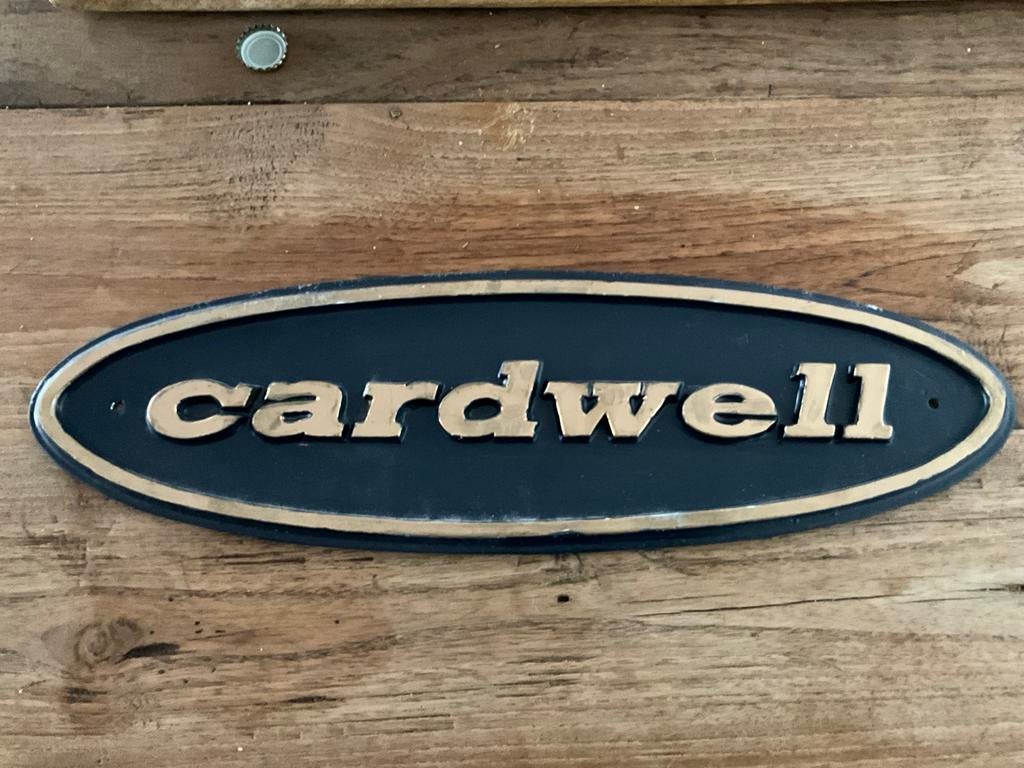 Cardwell naambordje, Ophalen of Verzenden, Gebruikt, Meerkleurig, Metaal