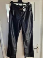 Zwarte leren broek met gouden ketting, Ophalen of Verzenden