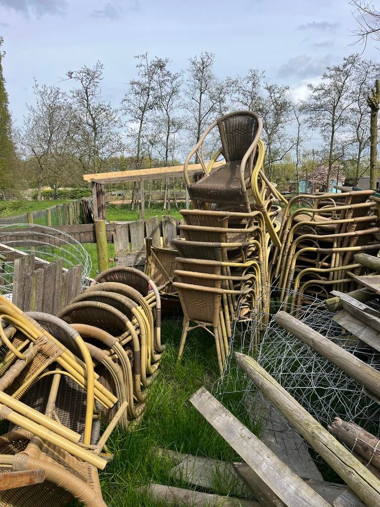 Partij van 60-80 gebruikte terrasstoelen - Doe een bod!, Ophalen, Gebruikt, Bruin, .