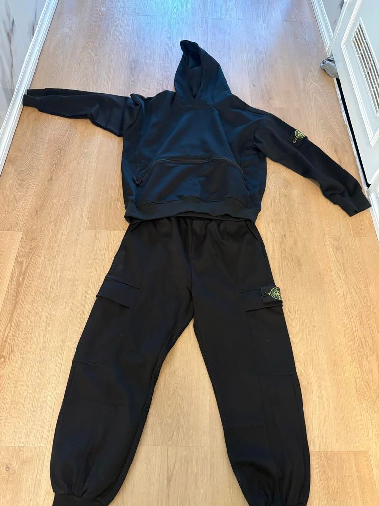 Stone Island Trainingspak Maat M Zwart, Kleding | Heren, Broeken en Pantalons, Zo goed als nieuw, Maat 48/50 (M), Zwart, Ophalen of Verzenden