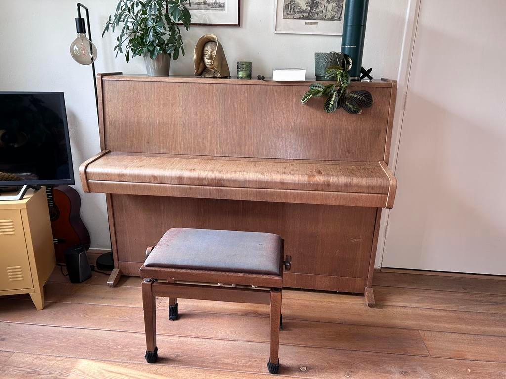 Gratis af te halen ‘August Förster) piano, Ophalen, Gebruikt, Bruin, Piano