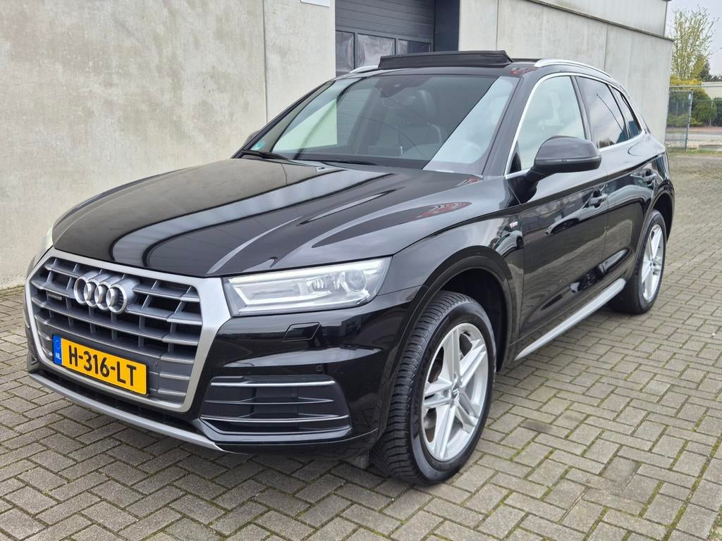Audi Q5 40 TDI Quattro 190pk 3 x S line panodak ,, Auto's, Automaat, Zwart, Q5, Zwart