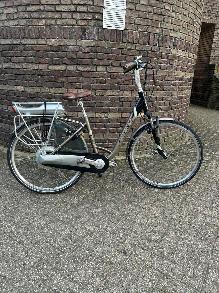 trek navigator L500+ elektrische fiets, Fietsen en Brommers, Fietsen | Dames | Damesfietsen, Gebruikt, Versnellingen, Minder dan 47 cm