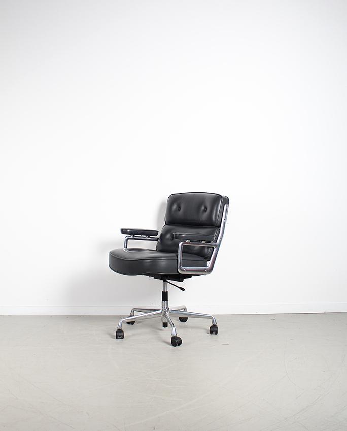 1x Vitra Eames Lobby Chair ES 104 stoel Donker Grijs Leer, Niet ingevuld, Niet ingevuld, Ophalen of Verzenden, Zo goed als nieuw