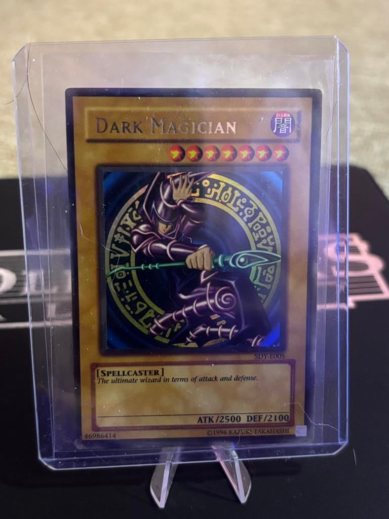 Dark Magician [SDY-E005], Ophalen of Verzenden, Zo goed als nieuw