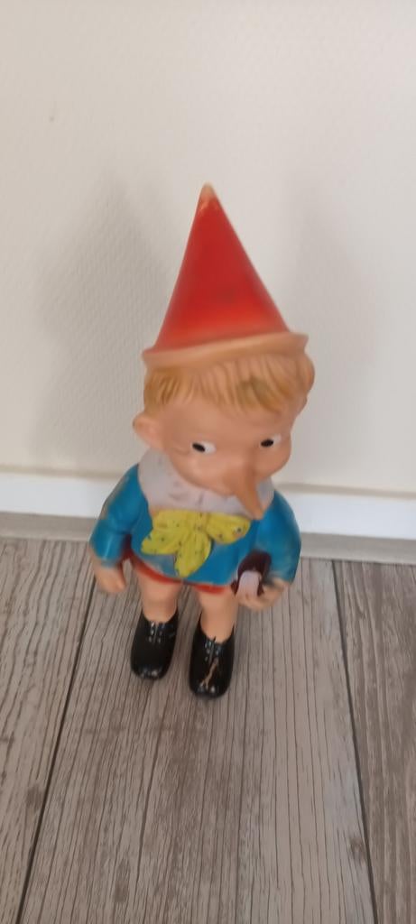 Ouderwedse rubbere Vintage kabouter figuur met rode puntmuts, Ophalen of Verzenden