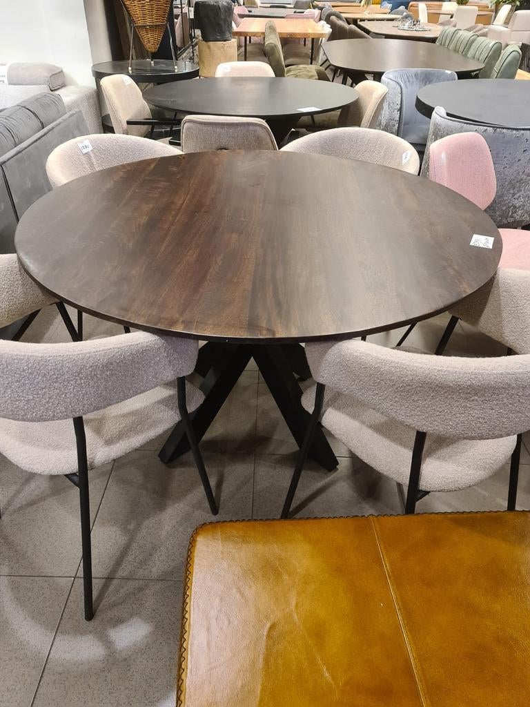 Nieuwe eettafel rond 130cm donker mango gelakt spinpoot €295, Ophalen, ., Nieuw, .