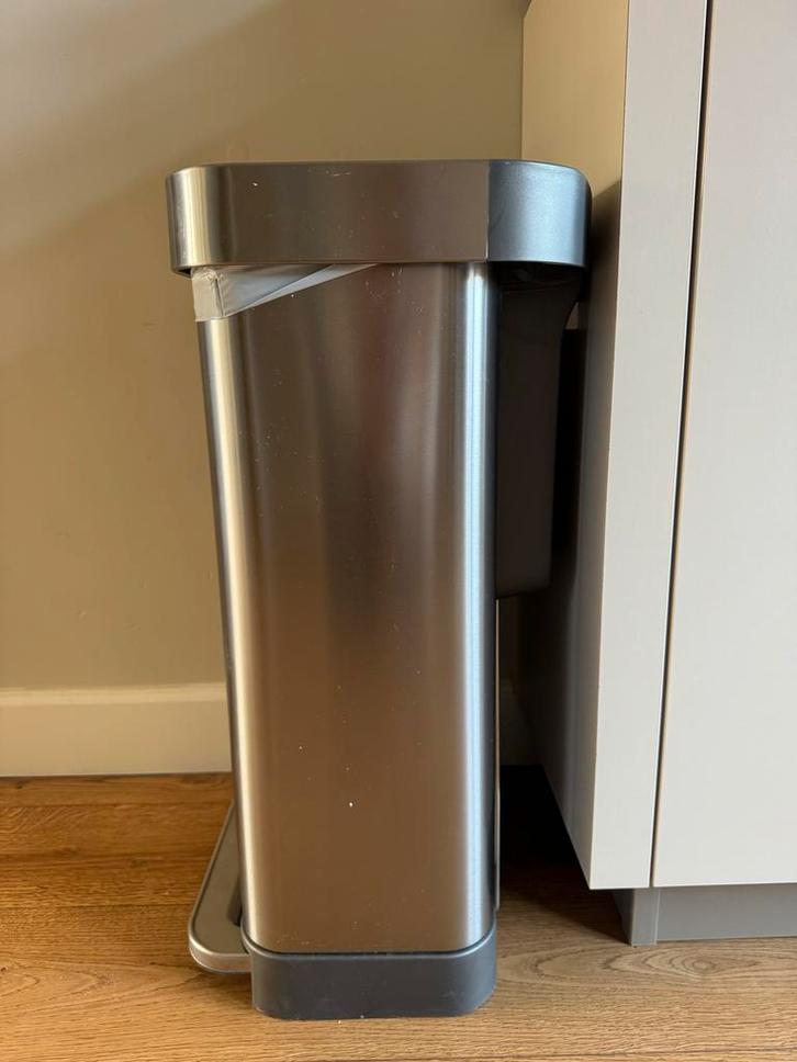 Afvalbak simplehuman 45L - RVS met pedaal, Huis en Inrichting, Woonaccessoires | Prullenbakken, Gebruikt, Rvs, 75 cm of meer, 40 liter of meer