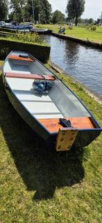 Roeischouw 4,5 meter met 5pk buitenboordmotor, Ophalen, Gebruikt, Staal, Met motor