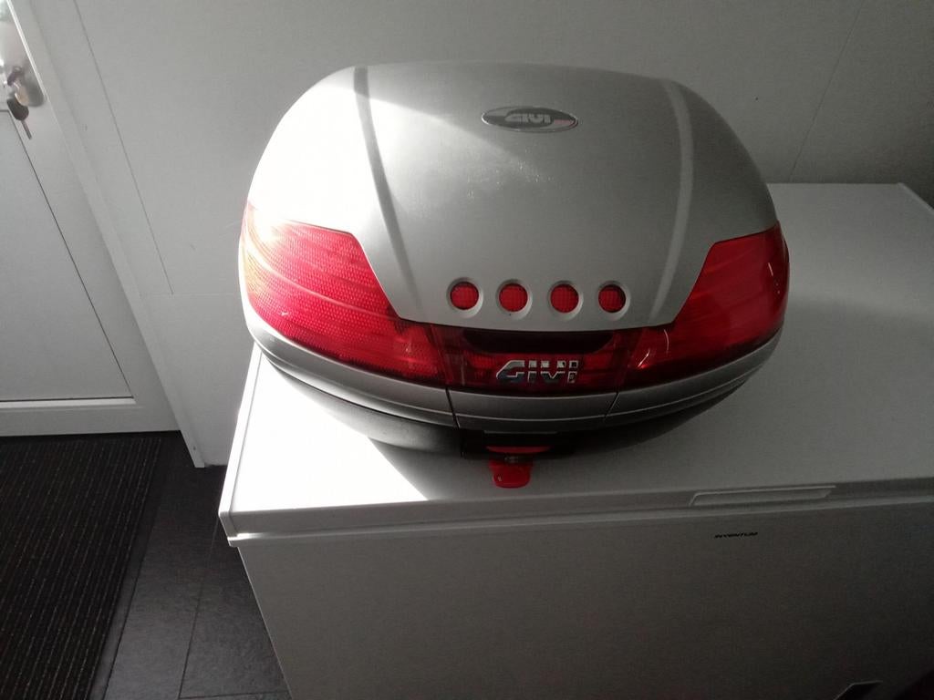 Givi Motorkoffer - Ruime en Betrouwbare Opbergruimte, Motoren, Accessoires | Koffers en Tassen, Verzenden, Gebruikt