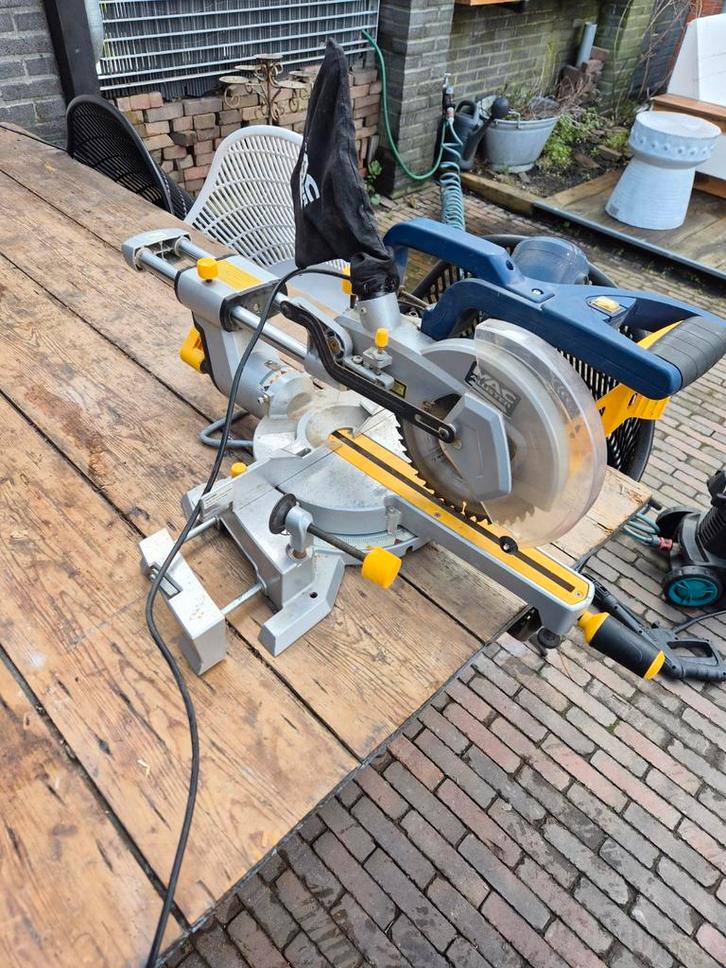 Mac Allister 30cm radiale afkortzaag, Doe-het-zelf en Verbouw, Gereedschap | Zaagmachines, Gebruikt, Afkortzaag, 1200 watt of meer