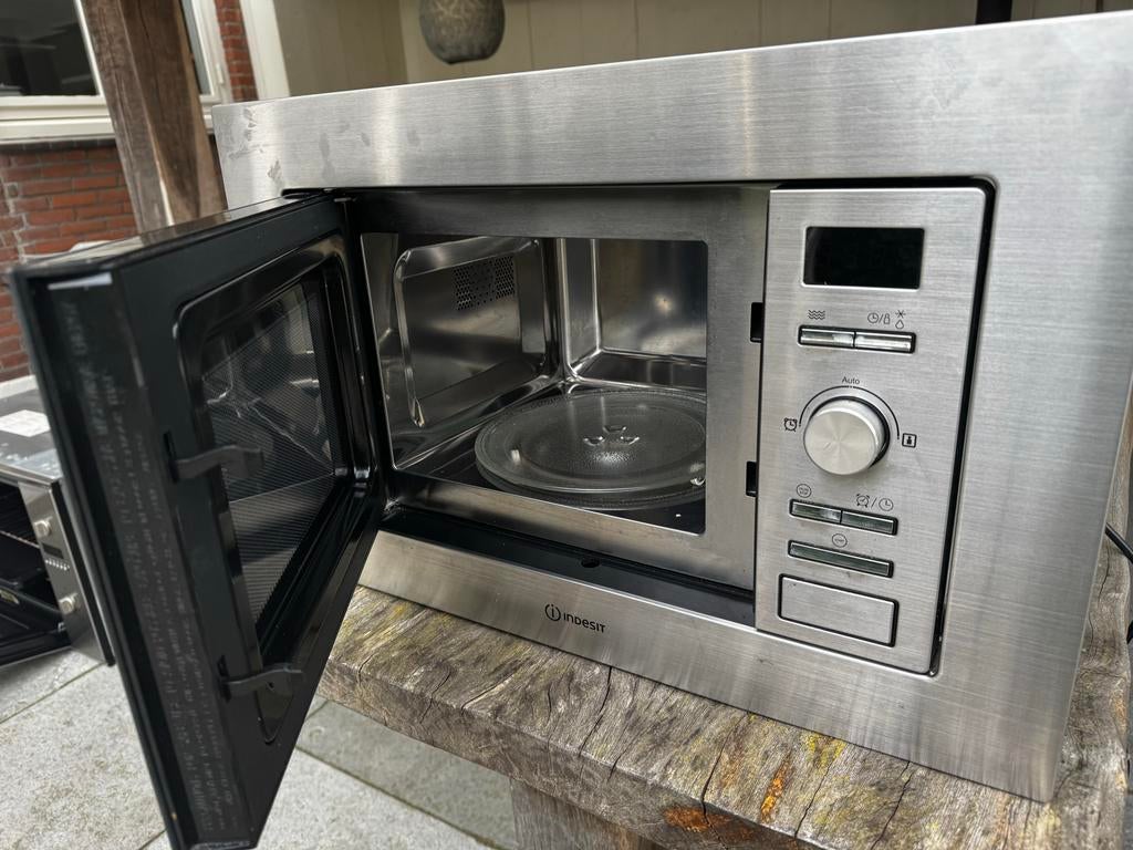 Indesit magnetron, zilverkleurig, Witgoed en Apparatuur, Magnetrons, Ophalen, Gebruikt, Magnetron, Draaiplateau