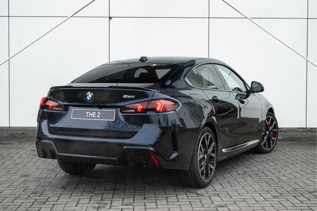 BMW 2 Serie Gran Coupé 220 M Sport Automaat / Sportstoelen, Zwart, 156 pk, Blauw, Bedrijf