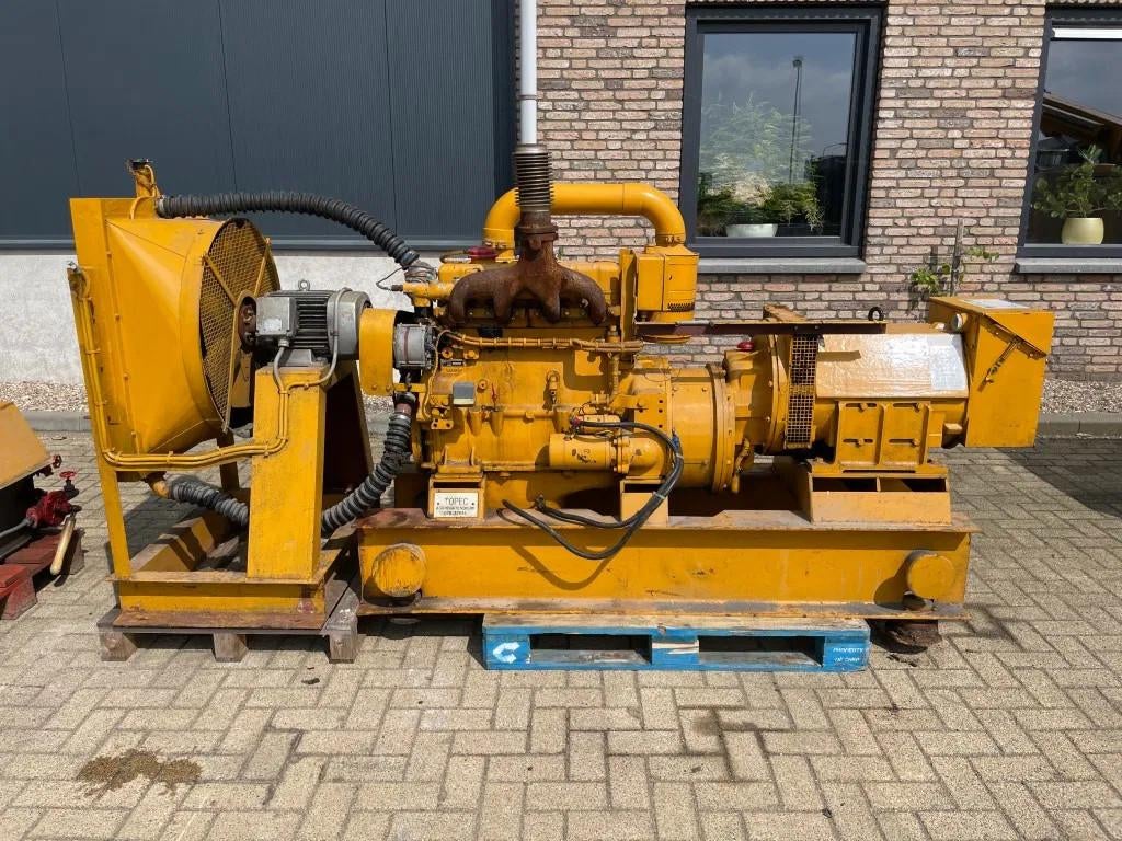 HENSCHEL 4R1112 diesel 60 kVA generatorset only 551 H, Zakelijke goederen, Machines en Bouw | Aggregaten, Ophalen of Verzenden