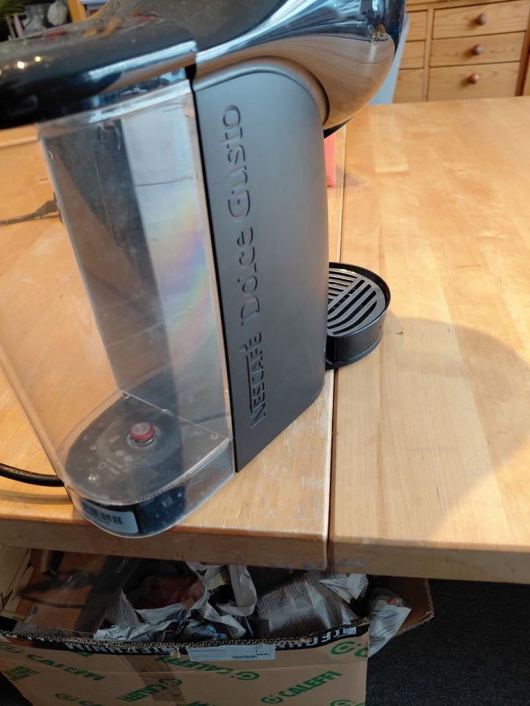 Dolce Gusto app. Met 3 dozen caps., Witgoed en Apparatuur, Koffiezetapparaten, Ophalen of Verzenden, Koffiemachine