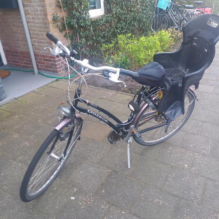 Gazelle damesfiets opknapper - Nieuw zadel en rem afstellen, Fietsen en Brommers, Fietsen | Dames | Damesfietsen, Gebruikt, Gazelle