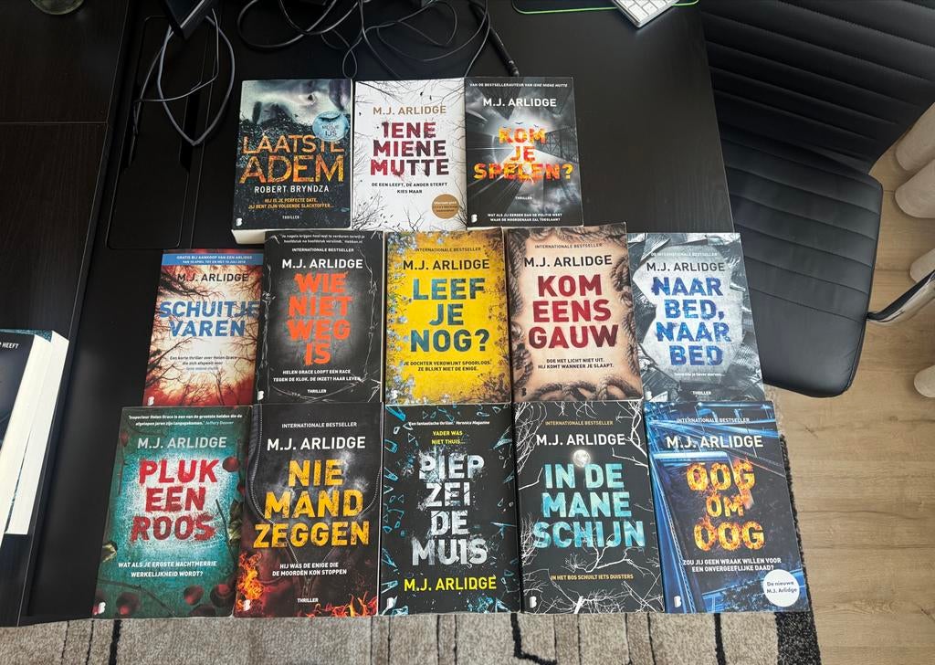 M.J. Arlidge thrillers en Robert Bryndza, Boeken, Thrillers, Ophalen of Verzenden, Gelezen, Nederland