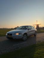 Volvo S60 2.4 140PK 2006 Grijs, Auto's, Voorwielaandrijving, Zwart, 75 €/maand, Particulier
