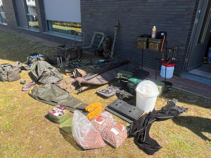 Complete karperset. GEEN LOSSE VERKOOP, Watersport en Boten, Hengelsport | Karpervissen, Complete set, Ophalen of Verzenden