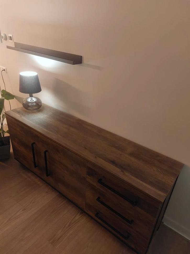 Hele nette dressoir, Huis en Inrichting, Kasten | Dressoirs, Zo goed als nieuw, 150 tot 200 cm, 25 tot 50 cm, Ophalen