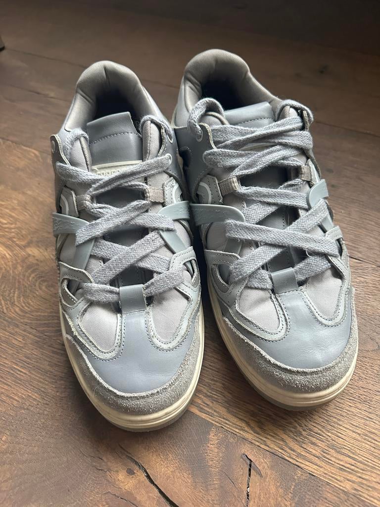 Lichtgrijze Bully Sneakers van Represent maat 44, Kleding | Heren, Schoenen, Ophalen of Verzenden, Gedragen, Overige kleuren, Sneakers of Gympen