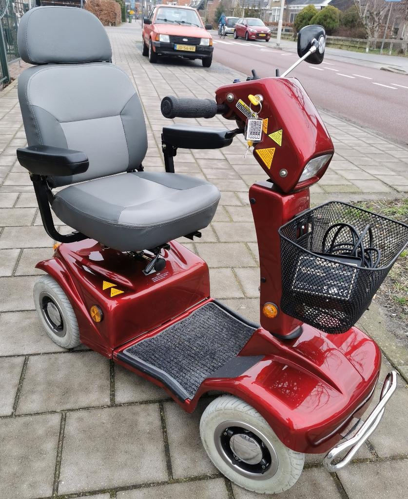 Mooie scootmobiel van Practicomfort 388XL Rascal , Ophalen, Gebruikt, 10 km/u of minder
