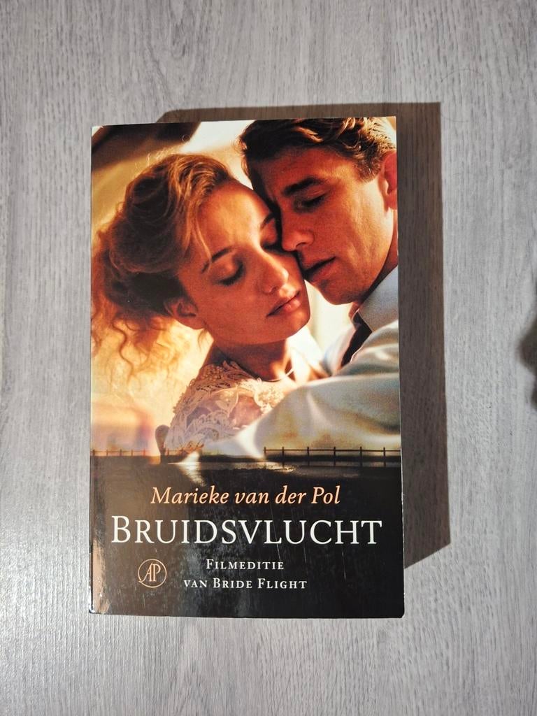 Bruidsvlucht - Marieke van der Pol, Ophalen of Verzenden