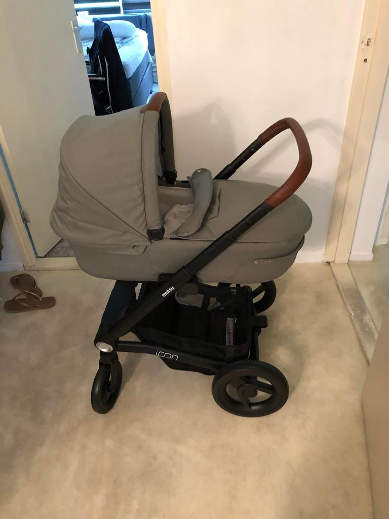 Mutsy Icon kinderwagen met reiswieg, Ophalen, Gebruikt, Combiwagen, Met reiswieg