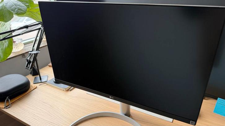 LG 27UP85NP-W 27 inch 4K IPS Monitor, Computers en Software, Monitoren, Zo goed als nieuw, 60 Hz of minder, HDMI, In hoogte verstelbaar