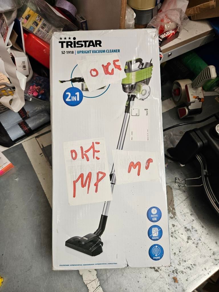 Nieuwe Tristar SZ-1918 Steelstofzuiger - Retourmodel, Diversen, Rommelmarktspullen, Ophalen, Nieuw