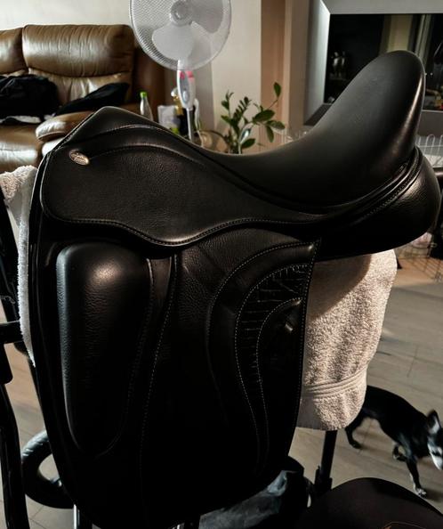 Fairfax elias  dressuurzadel 17,5 inch, Dieren en Toebehoren, Paarden en Pony's | Zadels, Zo goed als nieuw, Dressuur, Ophalen of Verzenden