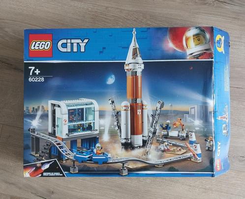 LEGO City Ruimteraket en vluchtleiding - 60228, Kinderen en Baby's, Speelgoed | Duplo en Lego, Zo goed als nieuw, Lego, Complete set