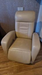 Relax fauteuil creme kleur leer handmatig bediening, Ophalen, Zo goed als nieuw, 50 tot 75 cm, Leer