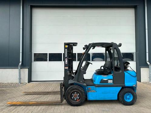 Nissan UGD02A30P0 3 ton Triplex Freelift LPG Heftruck, Zakelijke goederen, Machines en Bouw | Heftrucks en Intern transport, Heftruck