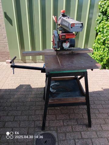 De Walt DW 1251 zaagmachine beschikbaar voor biedingen