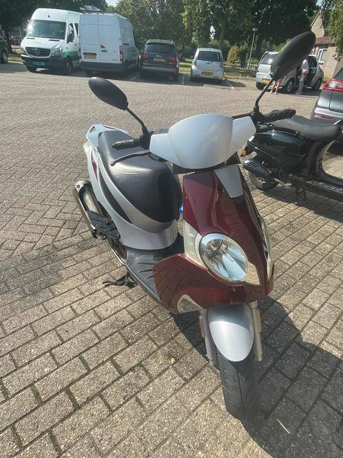 Generic Ideo 50 Scooter, Fietsen en Brommers, Snorfietsen en Snorscooters, Zo goed als nieuw, Overige merken, Ophalen