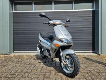 GILERA RUNNER DD C14 2T 50CC BROM BJ 1999 GRIJS 9500KM beschikbaar voor biedingen