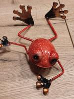 Metalen Tuinbeeld Kikker voor tegen de muur, Ophalen of Verzenden, Zo goed als nieuw, Metaal, Dierenbeeld