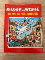 Suske en Wiske - 104 De Wilde Weldoener, Gelezen, Willy Vandersteen, Eén stripboek, Ophalen of Verzenden