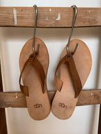 Uggs slippers van suede maat 37, Ophalen of Verzenden, Zo goed als nieuw, Bruin