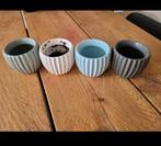 4 bloempotjes., Tuin en Terras, Bloempotten, Rond, Ophalen of Verzenden, Zo goed als nieuw, Aardewerk