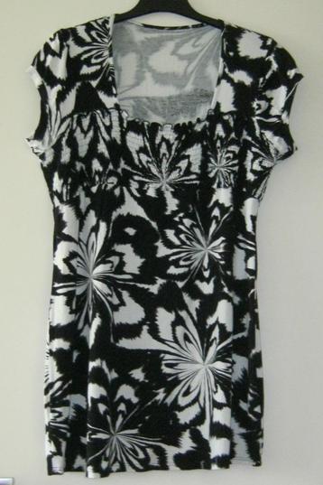 NIEUWE Miss Etam mini jurk, zwart met witte bloemen, 46/48. beschikbaar voor biedingen