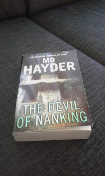 The Devil of Nanking (Tokyo) - Mo Hayder (Engels) beschikbaar voor biedingen